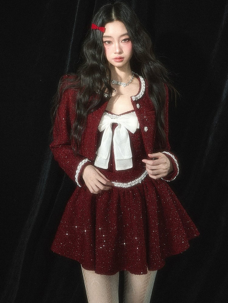 Weihnachtsrote kurze Tweedjacke mit Perlendetails