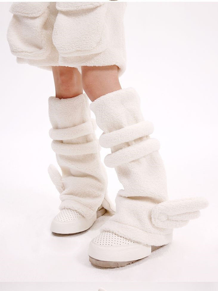 Weiße Beinwärmer aus Fleece mit Engelsflügeln