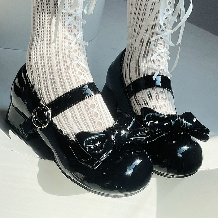 Süße schwarze Lolita Mary Janes mit Schleife und runder Zehenpartie und Blockabsatz