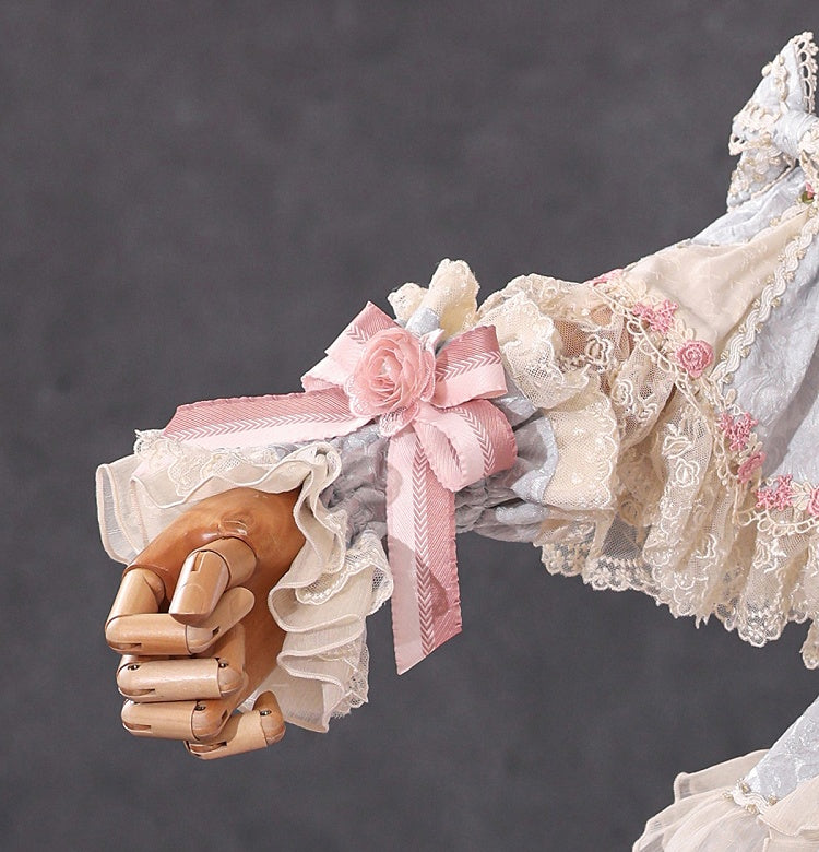 Hellgraues Hanayome-Rosetten-Stickerei-Blumen- und Perlenkettendetails Lolita OP-Komplettset