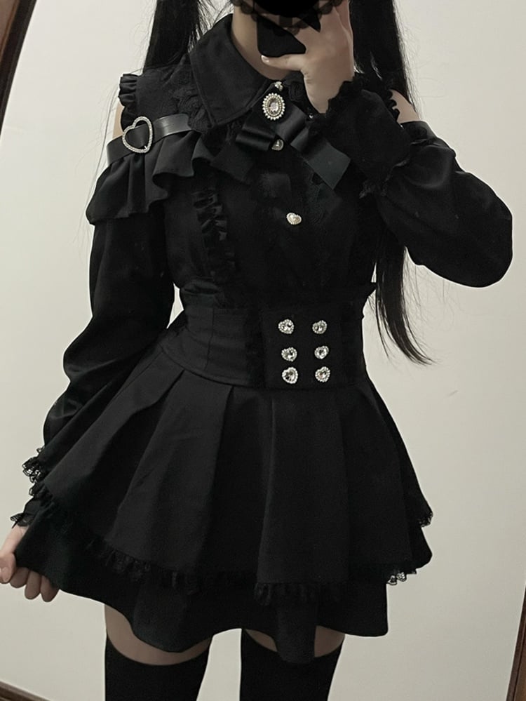 ブラックのスイートハートボタン留めカットアウトジライケイトップス(蝶ネクタイ付き)