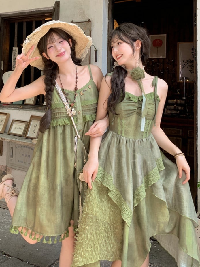Mori Kei Cami Kleid Verzierter Ausschnitt Grüne Quaste Saum Knöpfe