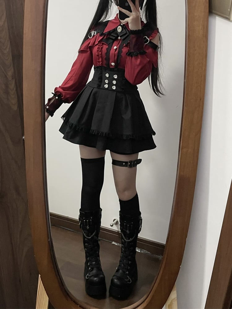 ダークレッドのハート型ボタン留めジライケイトップス(蝶ネクタイ付き)