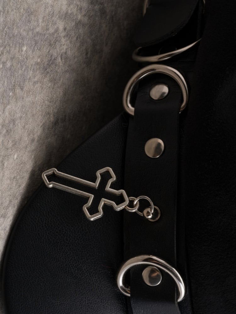 Nieten Kreuz Baskenmütze und Knochen Hut Schwarz Gothic Details Charme