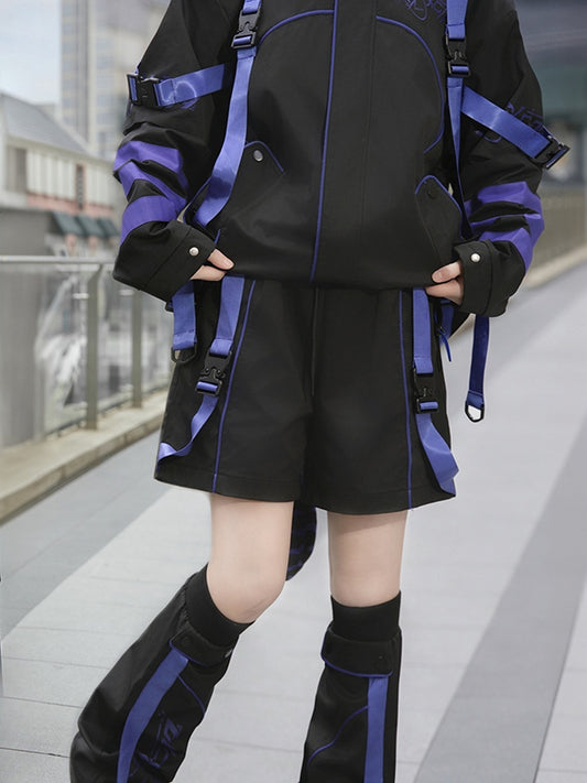 黒と紫の未来的なテックウェア、ランドマインスタイルのストレートレッグショーツとフレアレッグウォーマー