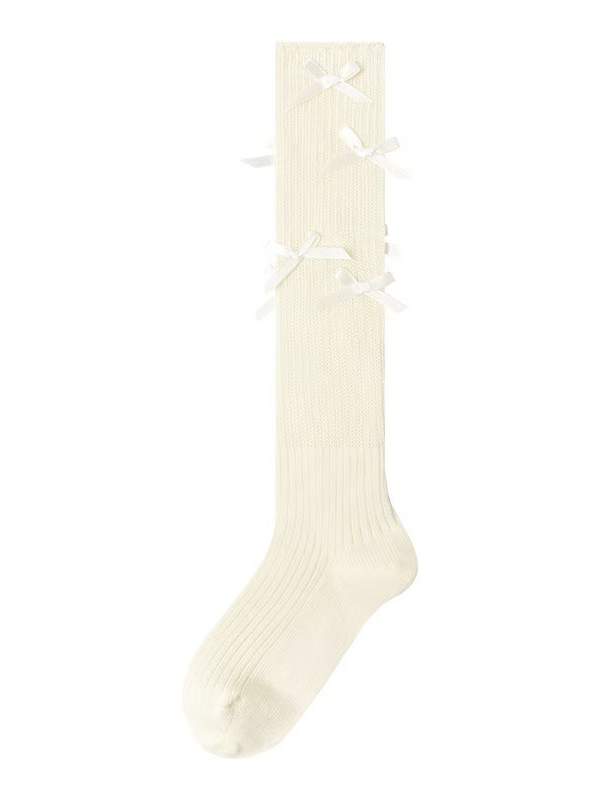 Weiße süße Wadensocken mit Schleife