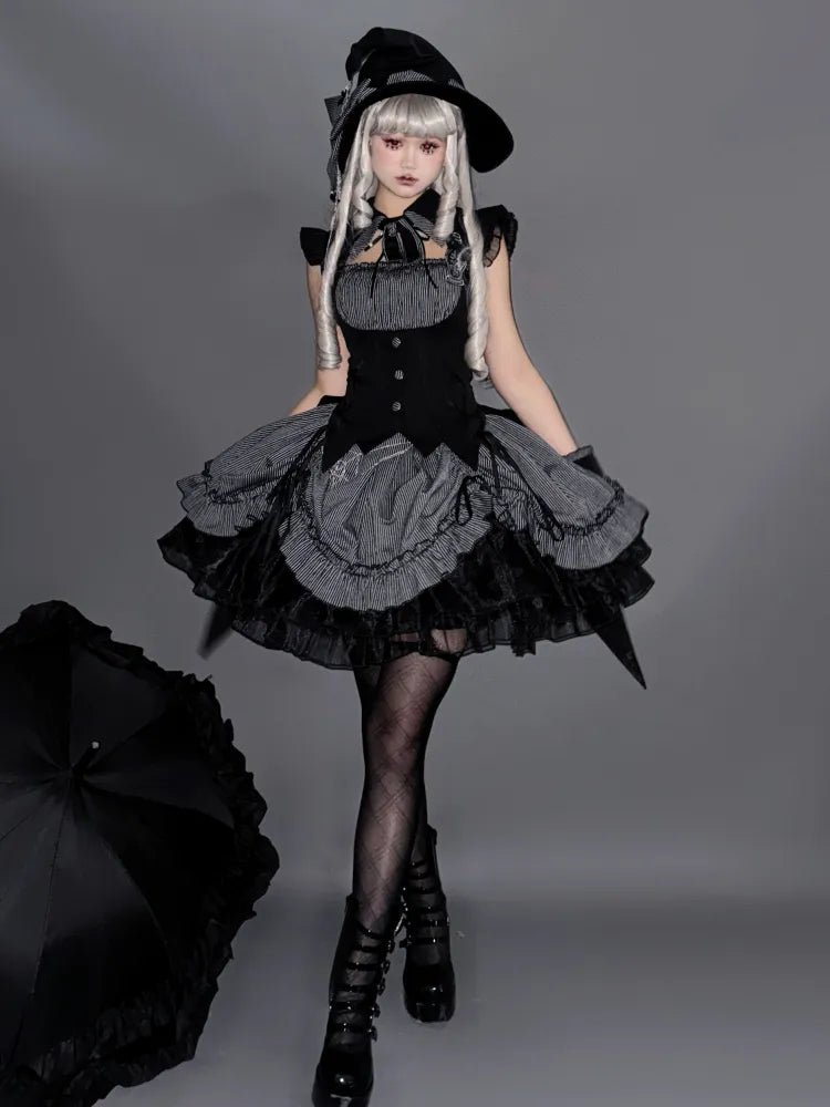 Graues und schwarzes Halloween-Gothic-Lolita-Kleid mit Kordelzug und gestreiftem Saum