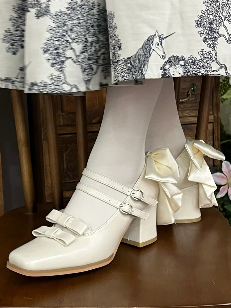 Schuhe mit Schleife, weißer Zehenpartie, zwei Akzente, quadratischer Block – elegante High Heel-Schnallen