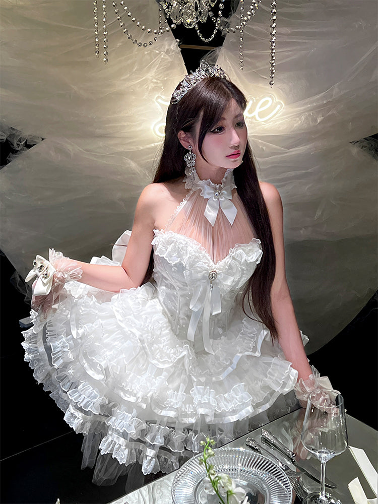 白い蝶とスパンコールのボディスイリュージョンホルターネックの花嫁シロドレス