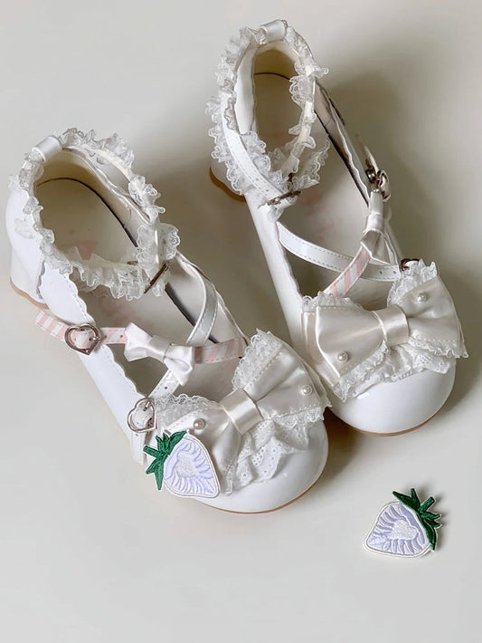 Weiße Lolita-Schuhe mit mittelhohem Absatz und Riemchen, überkreuzt -