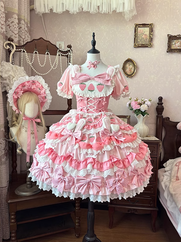 Four-pieces Pink Lolita Sweet Set-Tiered Creamy Strawberry Bunny