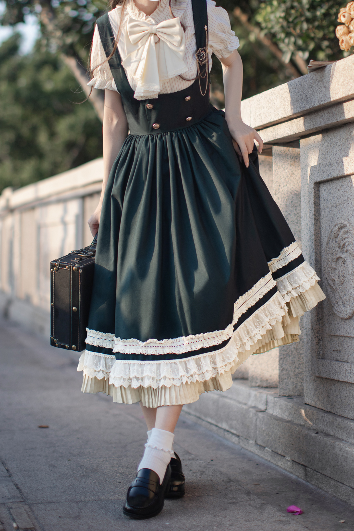 skirt vest big shirt + college brooch Western-style ribbon puff sleeve