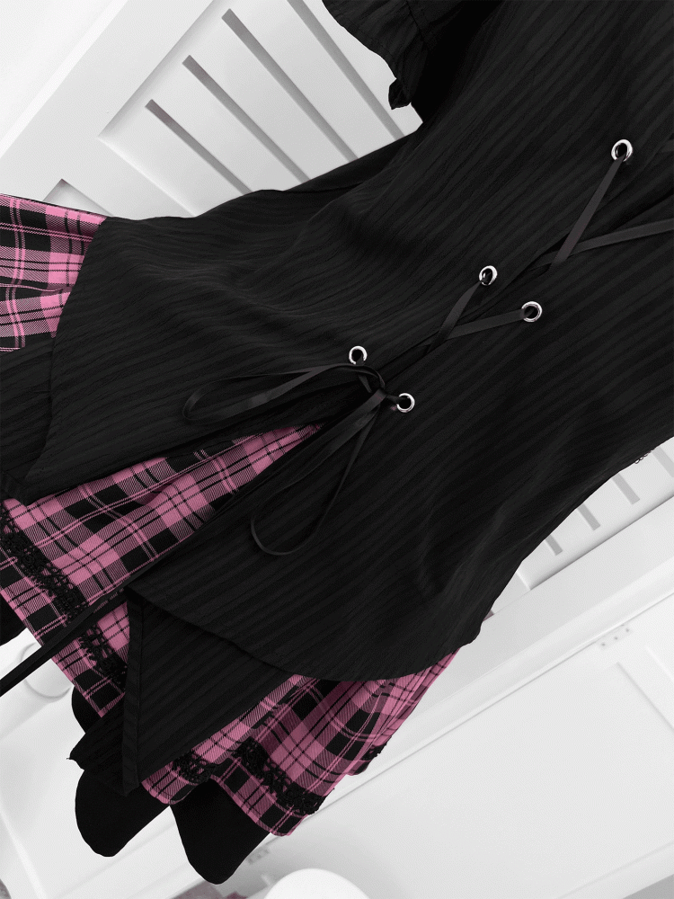 Embellished Neckline Butterfly Print T-shirt with Pink Plaid Y2K Chains Skirt Set Black