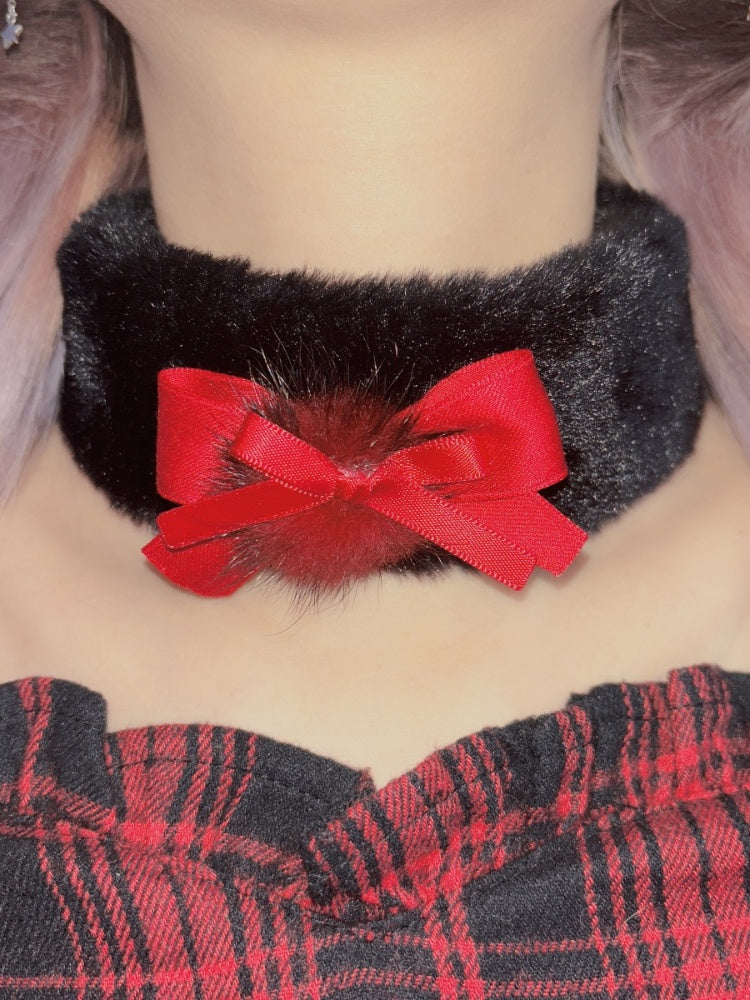 Schwarz-weißes Plüschhalsband mit Schleife