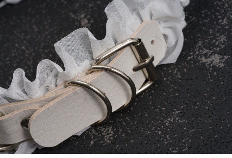 Weiße Gothic Kreuz Nieten Ring Schnalle Rüschen KC