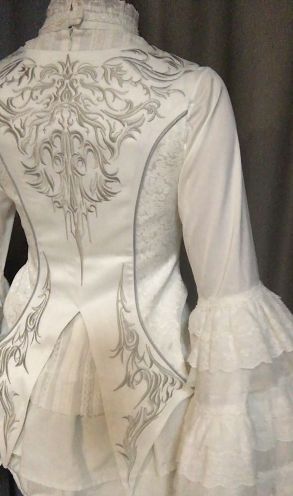 Weiße Ouji Lolita Weste mit wunderschönen Details