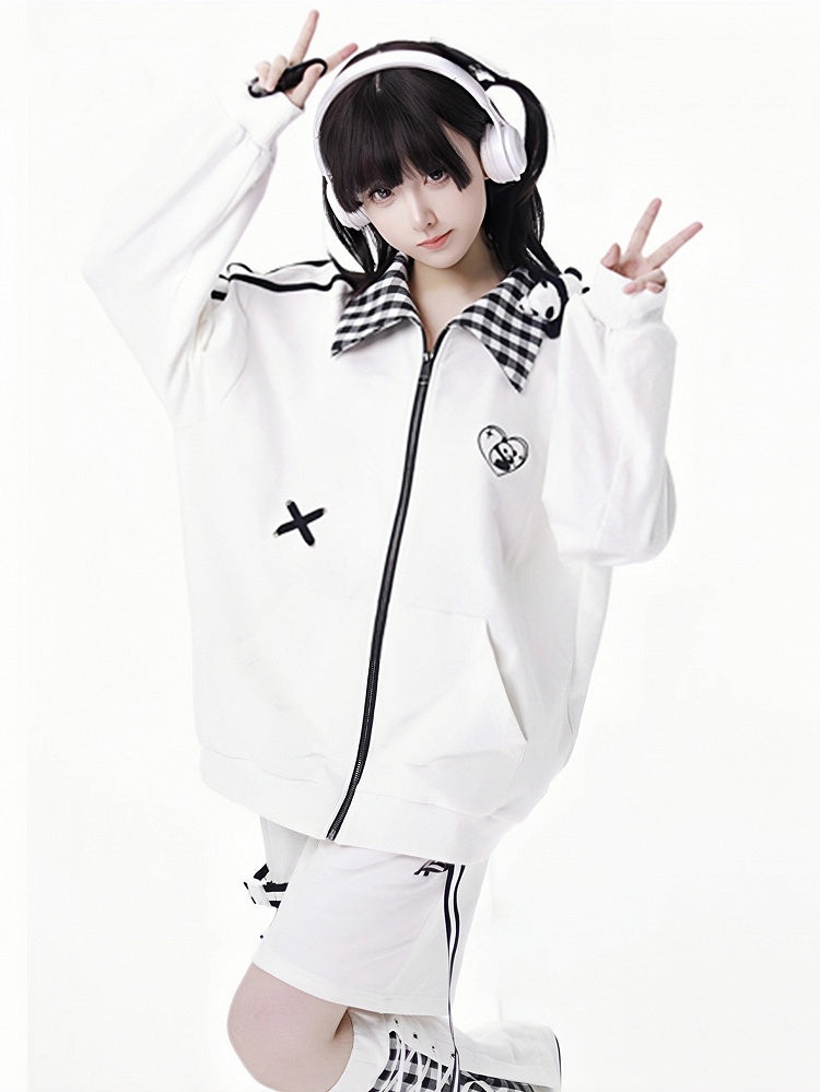 Jacke mit weißem/schwarzem Kragen und Panda-Plüschtier mit Herz-Panda-Stickerei und Karomuster