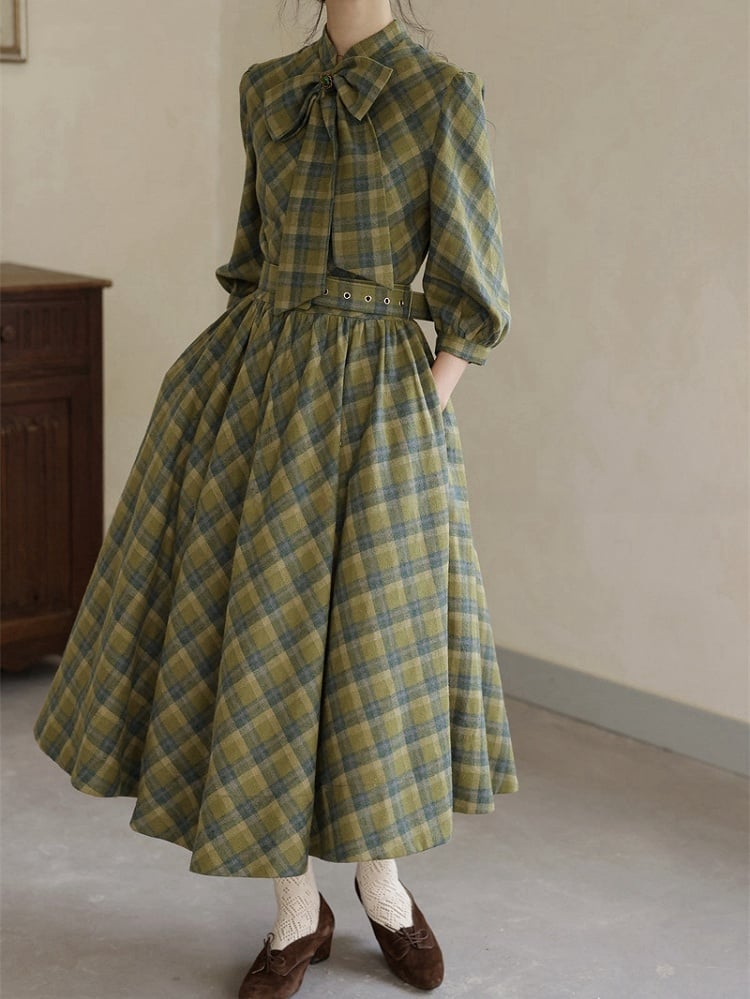 Robe à carreaux verts vintage avec ceinture et boucle à nœud papillon