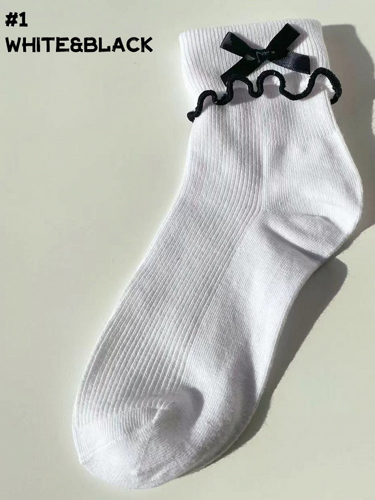 Ruffled Contrast Trim Lolita Ankle Socks