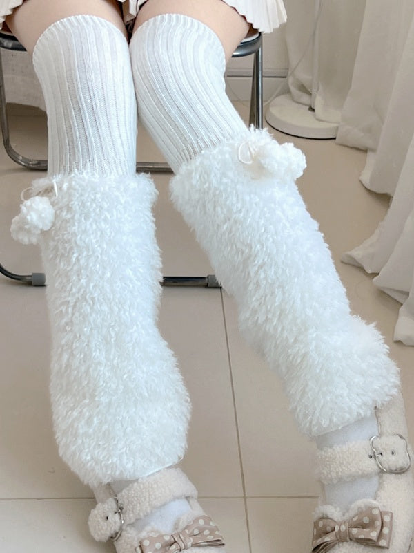 キュートなホワイト/ブラック/ブラウンのY2Kニットレッグウォーマー(ポンポン付き)