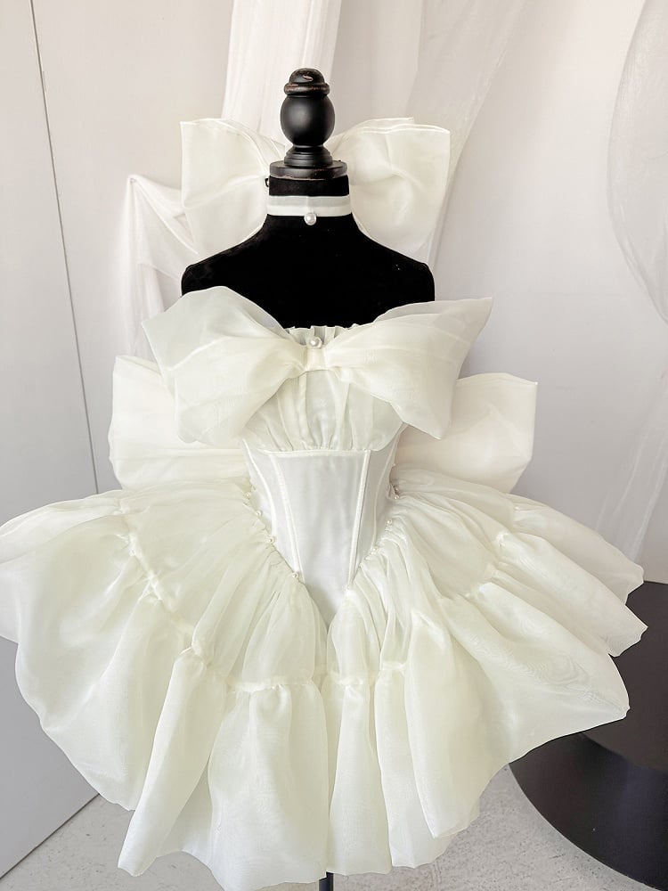Robe d'anniversaire princesse jaune clair à taille basque et gros nœud