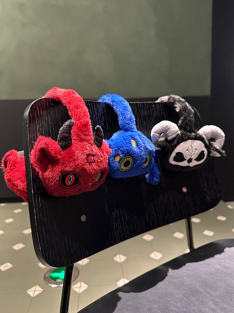 Cache-oreilles gothiques en peluche noir et blanc Grim Reaper