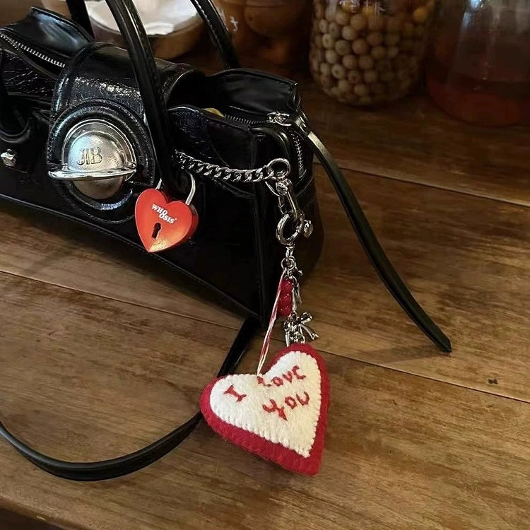 レッドハートペンダントチェーンネックレス