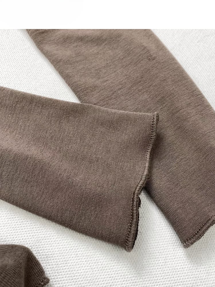 ヴィンテージブラウンのラウンドネックレーストリムのグラマラススリムフィットミニティアードドレス