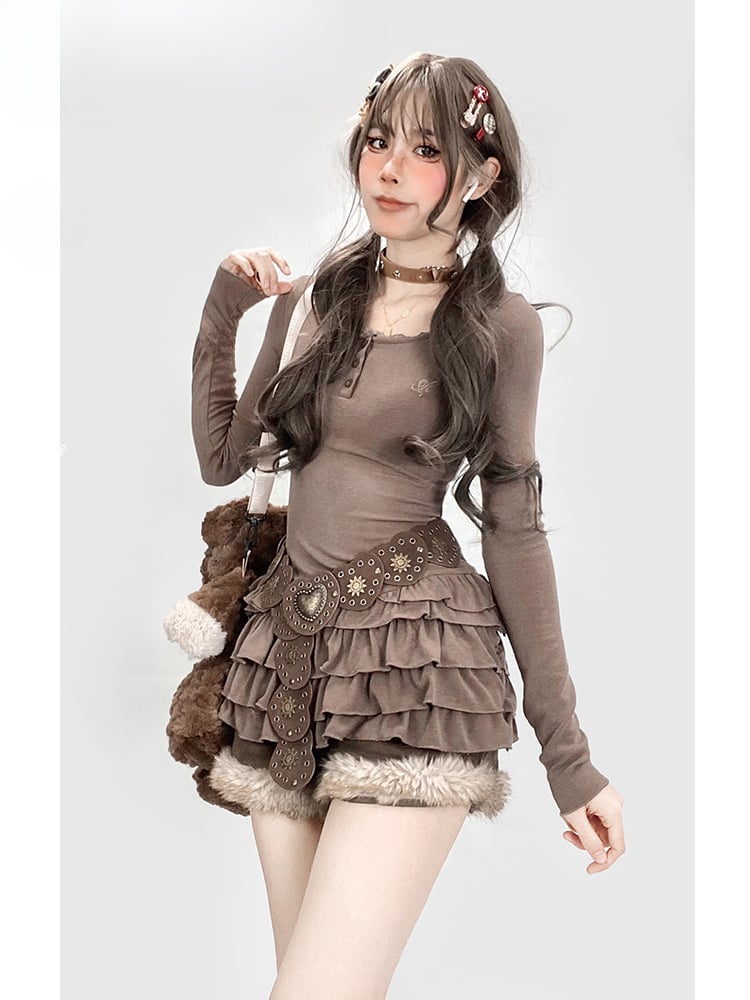 ヴィンテージブラウンのラウンドネックレーストリムのグラマラススリムフィットミニティアードドレス