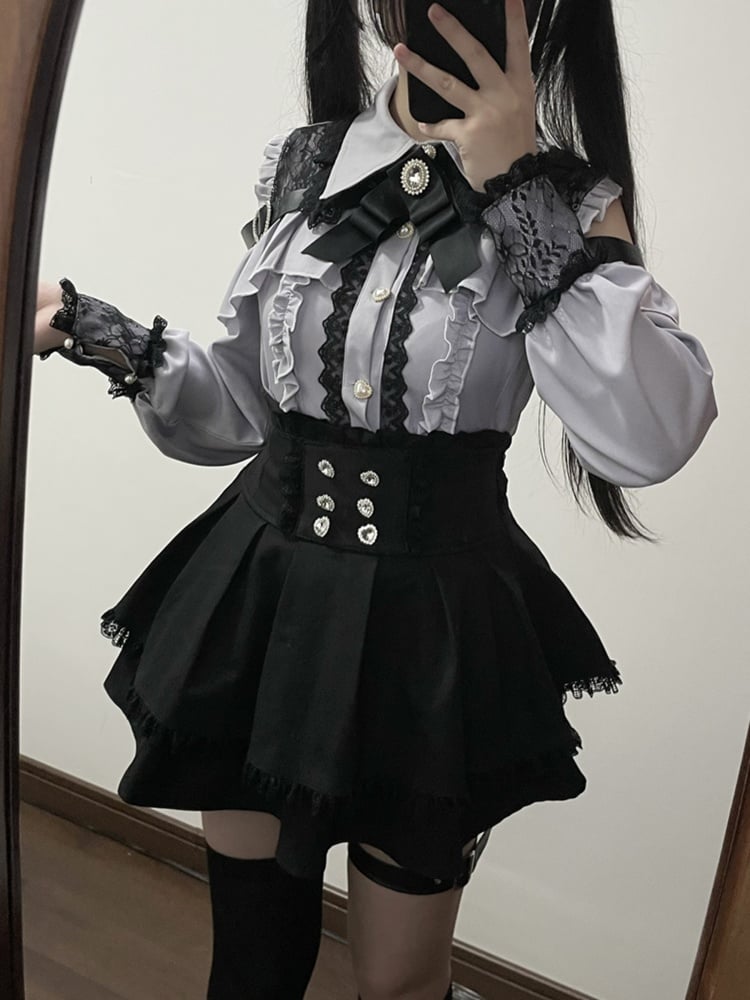 ダスティブルーのスウィートハートボタン留めジライケイトップス(蝶ネクタイ付き)