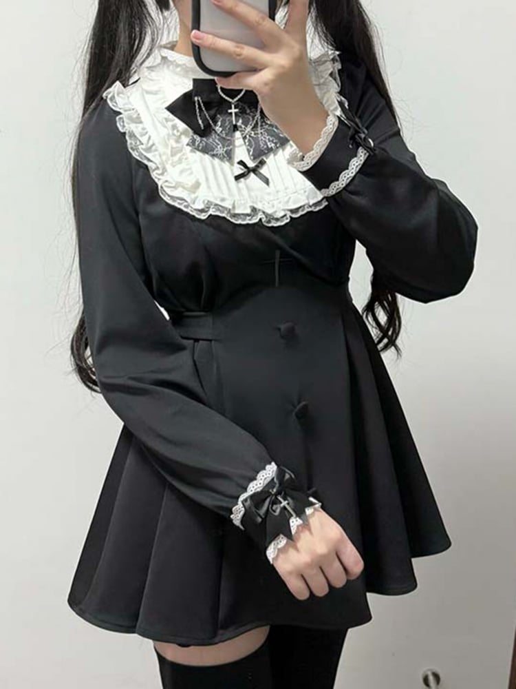 クロスレーストリムの蝶結びドレスショーツ、クロスチャームとチェーンの蝶ネクタイ