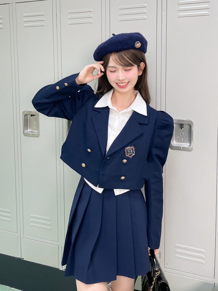 Marineblauer JK-Kurzblazer mit Reverskragen und goldfarbenen Knöpfen