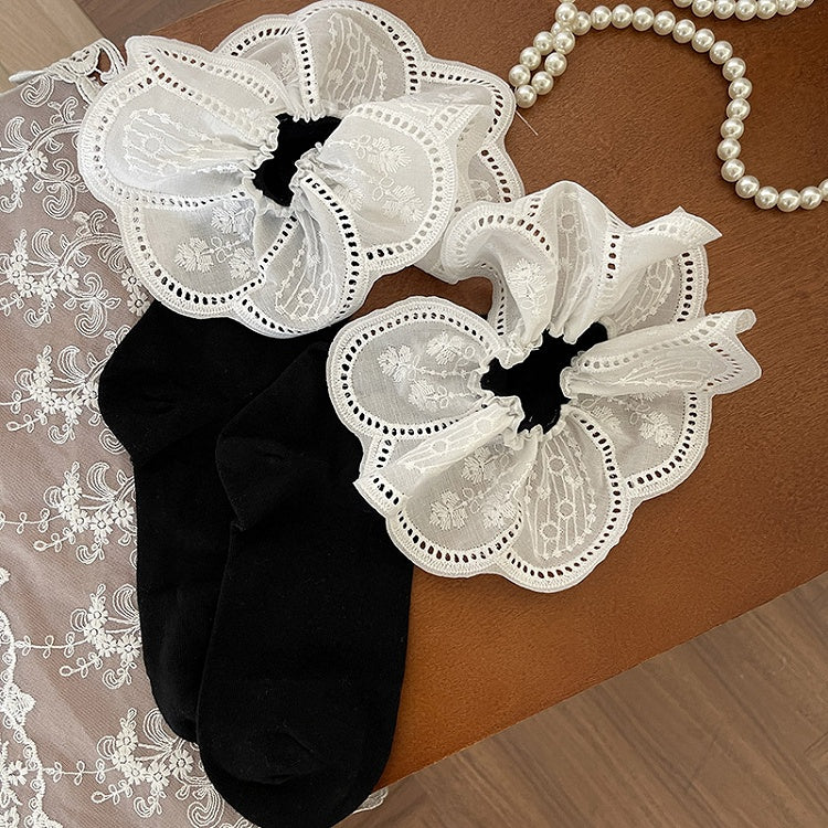 Floral White Pattern Socks Trim Calf with Black/White Lace