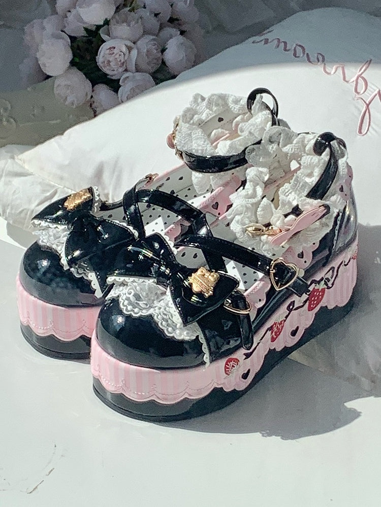 Details Berry-themed