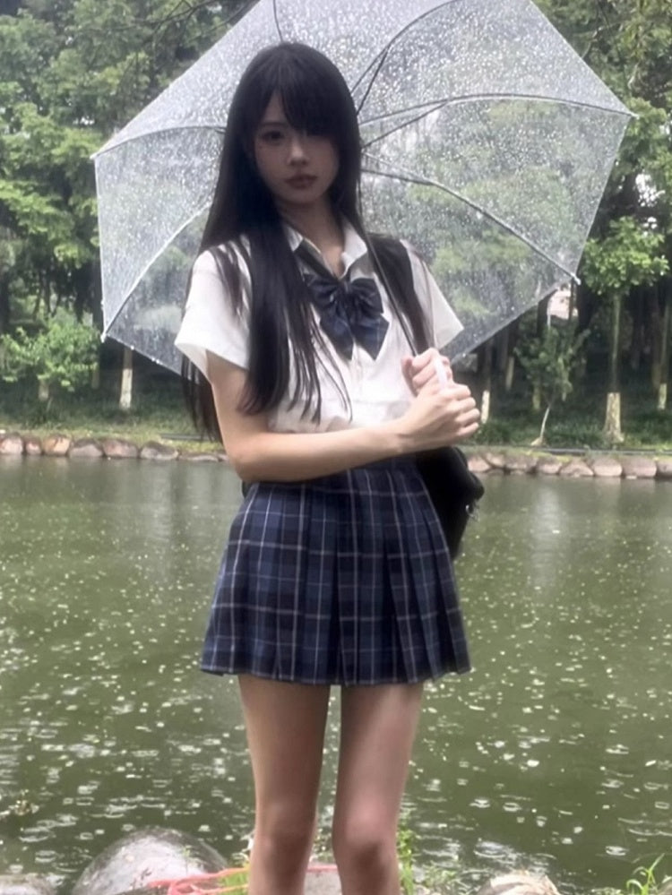 Kurzes Preppy-JK-Shirt im Stil der Uniform mit weißen Ärmeln