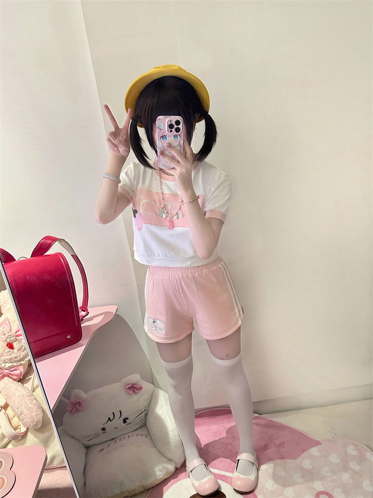 Rosa Shorts mit elastischer Taille und Oberschenkellänge