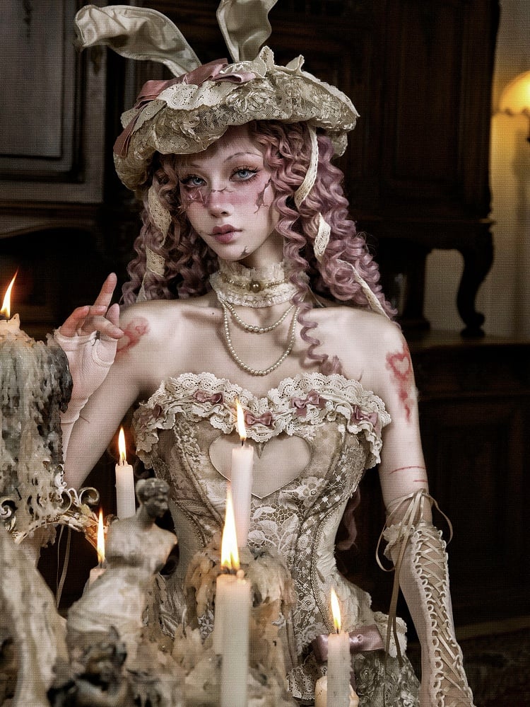 16-Bone – Shaper Silhouette Heart Corset Victorian-Inspired