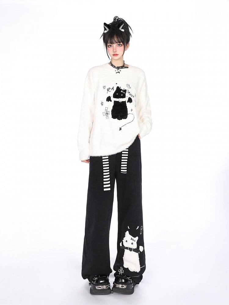 Regular/Thicken Black Wide-Leg Sweatpants with Fuzzy Embroidered Cat and Belted Collar Accent