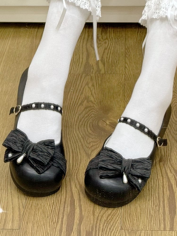 Schwarze Schuhe Herz Top verzierte Zehenschleife an runder matter Schnalle Lolita Perlen