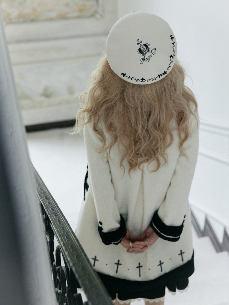 Black Heart-shaped White Embroidery Detail Woolen Pockets with Coat