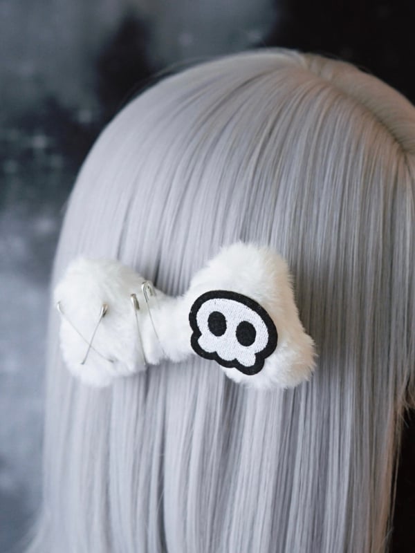 ホワイトディテールのスケルトンアップリケゴシックヘアクリップボーンピンプラッシュ