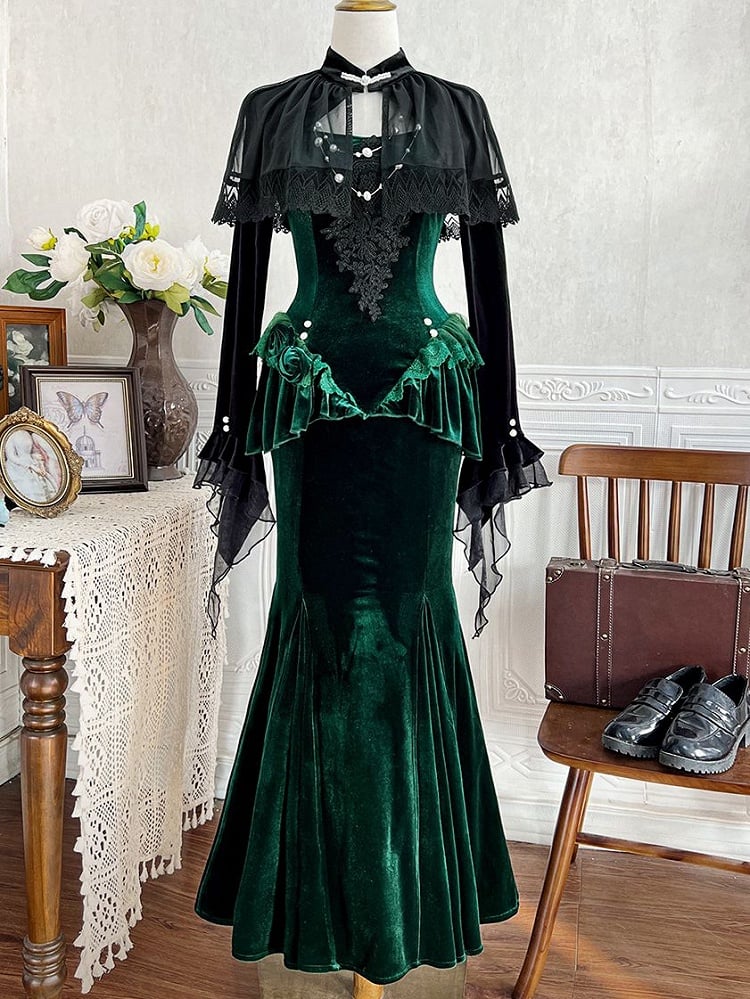 Bolero mit langem grünen Samtkleid, dunkle Meerjungfrauenärmel