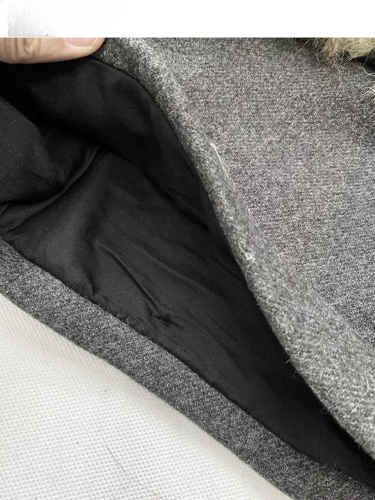 Graue Shorts mit gerollten Bündchen und zotteligem Taillengürtel