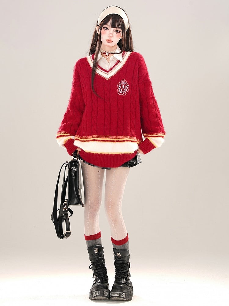 Roter, lockerer Pullover im Preppy-Stil mit V-Ausschnitt