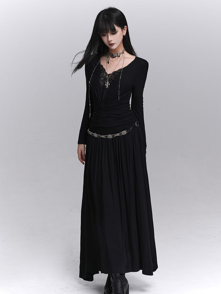 Gerüschte Details, V-Ausschnitt mit Spitze, schwarze Schultern, Maxi-Gothic-Kleid, gepolstert