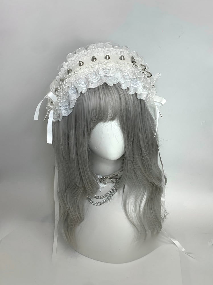 Jirai Kei – Schwarz/weißes Haarband aus gerüschter Spitze mit Kreuznieten