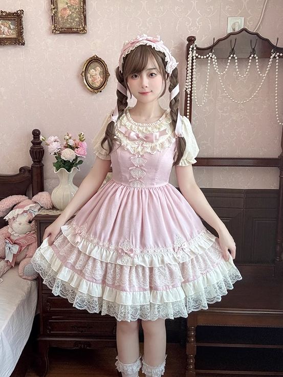 Süßes Lolita-Kleid mit Puffärmeln, Schleife, leichten Details, rosa OP, gestufter Spitzenbesatz