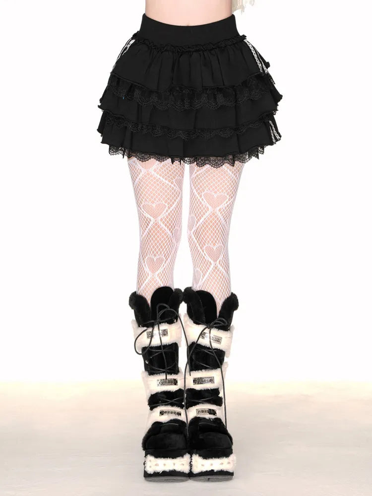 Rock mit Stufen, schwarz/weißer Spitzenbesatz