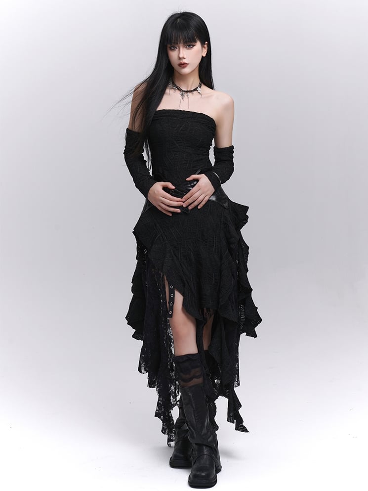 Asymmetrisches trägerloses Kleid mit schwarzen, frei fallenden Rüschen