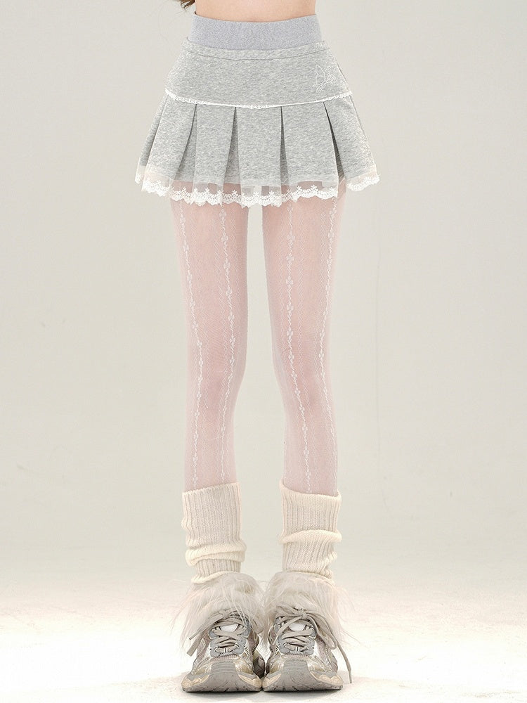 Grauer Minirock mit Kellerfalten und Spitzenbesatz